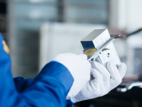 注塑模具首選鴻仁威爾