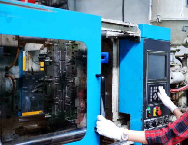 注塑模具首選鴻仁威爾