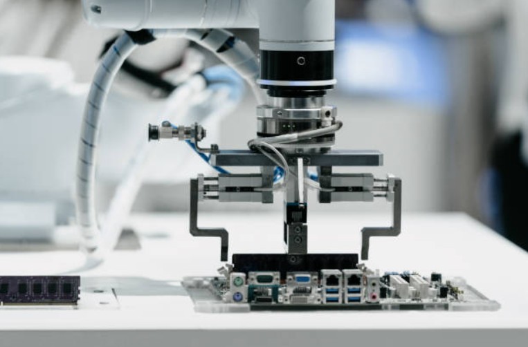 注塑模具首選鴻仁威爾