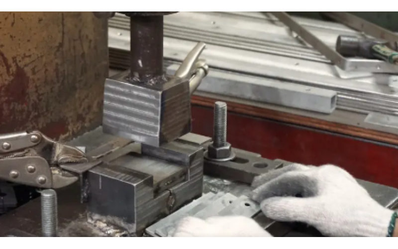 Analysis and Solutions to Mold Opening Failures